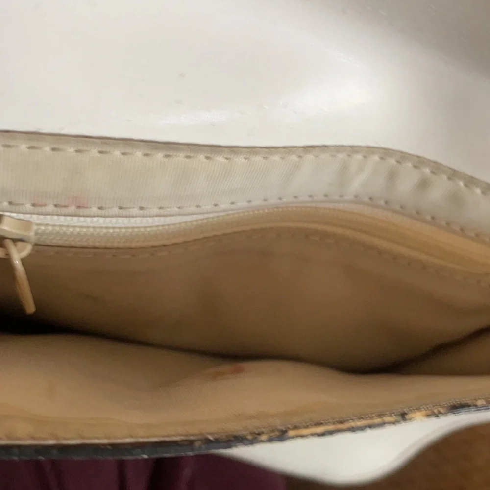 Guess vintage white
